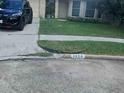 Lawn care service in Houston, 77066