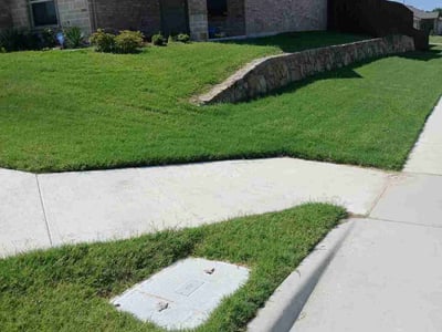 Lawn care service in Fort Worth, 76108