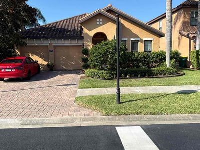 Lawn care service in Satellite Beach, 32937