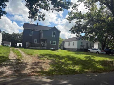 Lawn care service in Roanoke, 24016