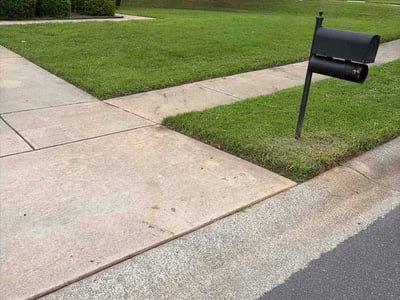 Lawn care service in Charlotte, 28277