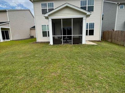 Lawn care service in Columbia, 29229