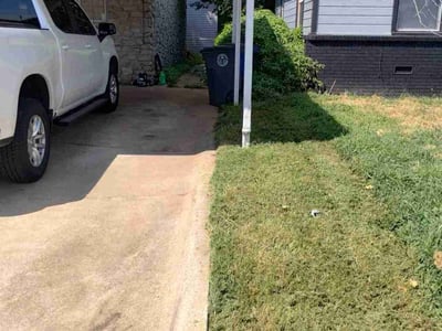 Lawn care service in Tulsa, 74127