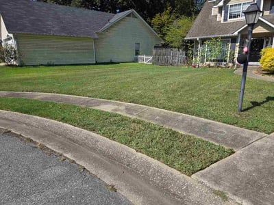 Lawn care service in Helena, 35080