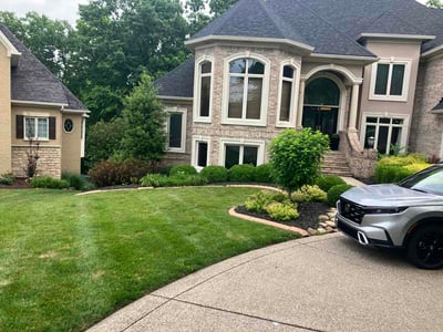 Lawn care service in Louisville, 40245