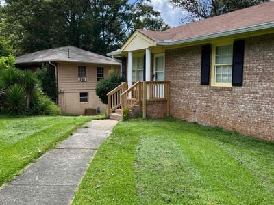 Lawn care service in Ellenwood, 30294
