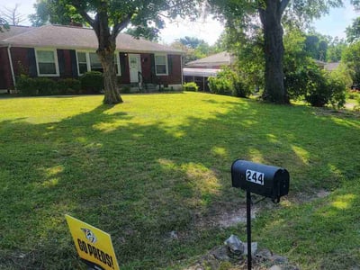 Lawn care service in Nashville, 37214