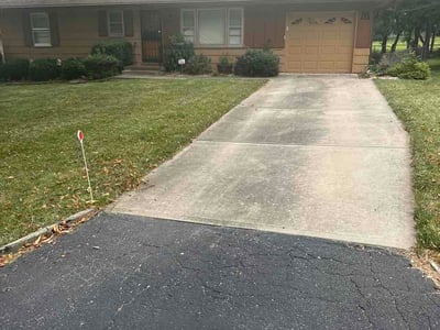Lawn care service in Raytown, 64138