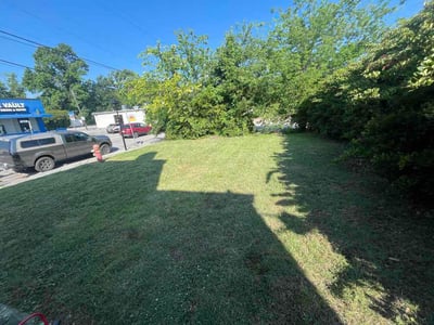 Lawn care service in Norfolk, 23517