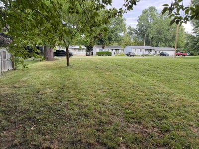 Lawn care service in Burton, 48509