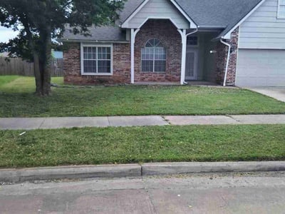 Lawn care service in Owasso, 74055