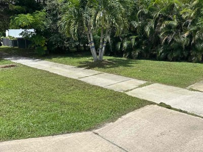 Lawn care service in Fort Myers, 33916
