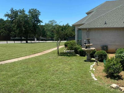 Lawn care service in Arlington, 76001