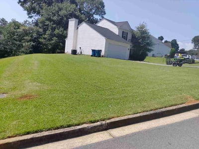 Lawn care service in Riverdale, 30274