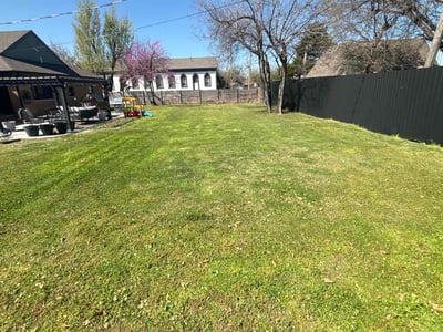 Lawn care service in Oklahoma City, 73107