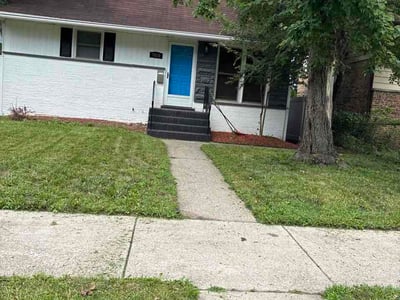 Lawn care service in Hammond, 46324