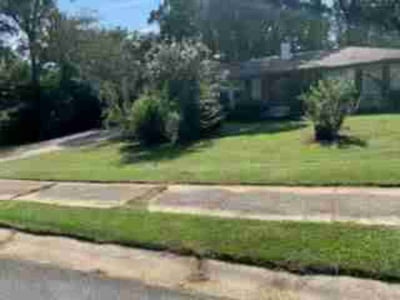 Lawn care service in Warner Robins, 31088