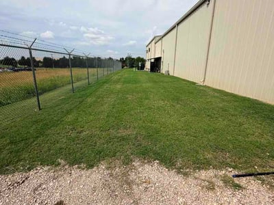 Lawn care service in Oklahoma City, 73179