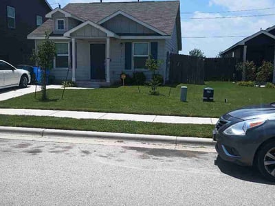 Lawn care service in Elgin, 78621