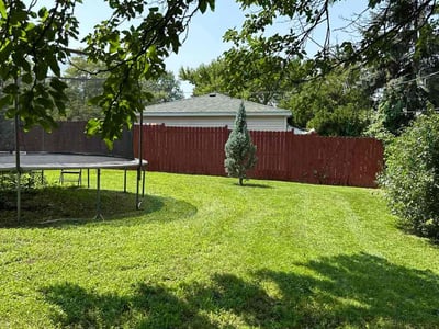 Lawn care service in Bolingbrook, 60440