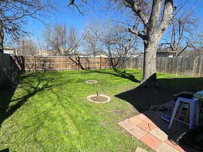 Lawn care service in San Antonio, 78203