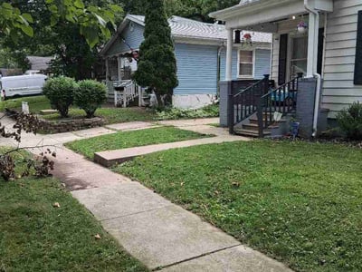 Lawn care service in Springfield, 62704