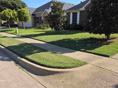 Lawn care service in Grand Prairie, 75052