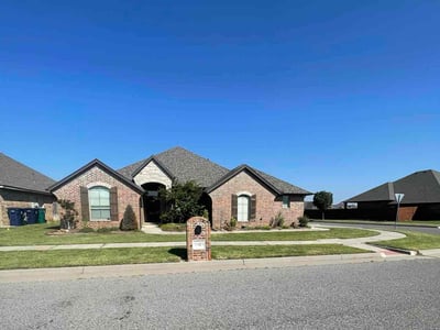 Lawn care service in Oklahoma City, 73162