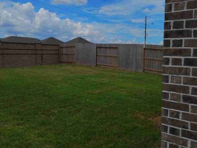 Lawn care service in Beasley, 77417