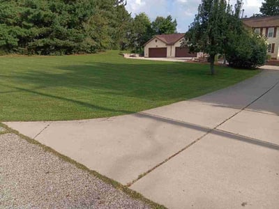 Lawn care service in Ravenna, 44266