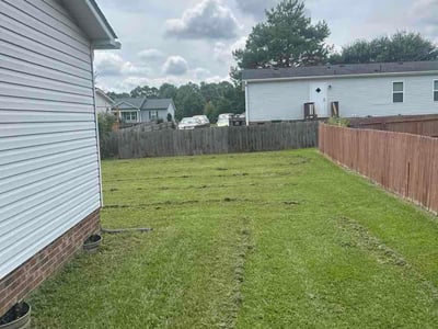 Lawn care service in Smithfield, 27577