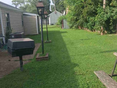Lawn care service in St. Louis, 63123