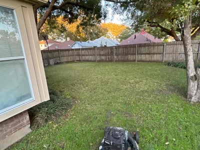 Lawn care service in Cedar Hill, 75104