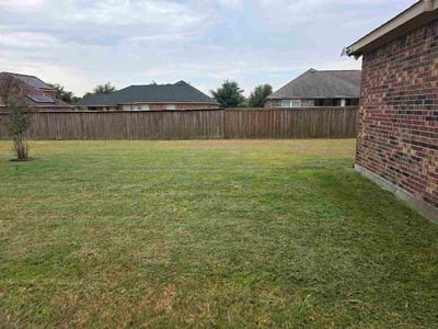 Lawn care service in Red Oak, 75154