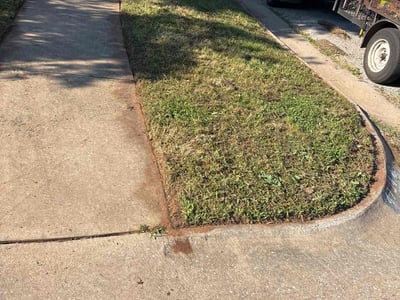 Lawn care service in OKLAHOMA CITY, 73135
