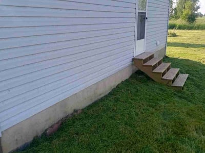 Lawn care service in Capac, 48014
