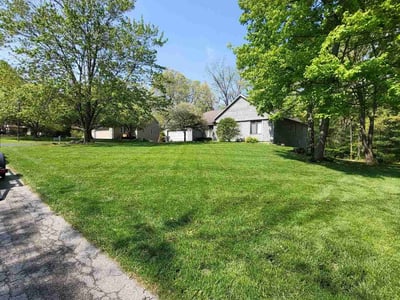 Lawn care service in Grand Rapids, 49546