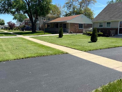 Lawn care service in Oak Lawn, 60459