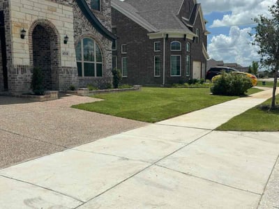 Lawn care service in Venus, 76084