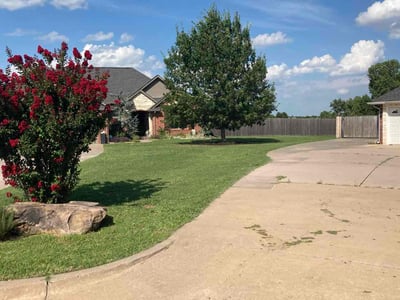 Lawn care service in Piedmont, 73078