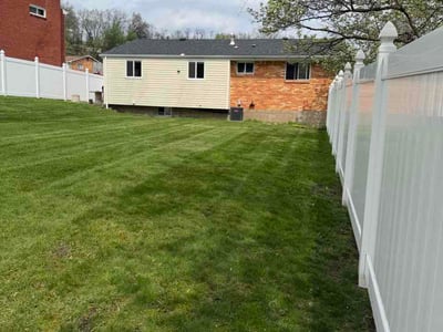 Lawn care service in Pittsburgh, 15235