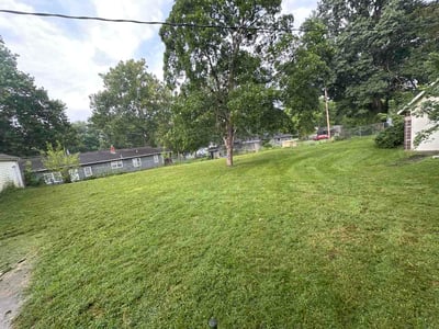 Lawn care service in Raytown, 64133