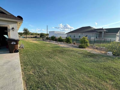 Lawn care service in Atascosa, 78002