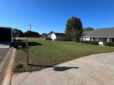 Lawn care service in Winder, 30680