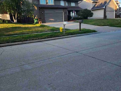 Lawn care service in West Des Moines, 50266