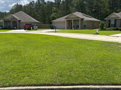 Lawn care service in Robert, 70455