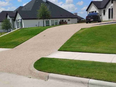Lawn care service in Benbrook, 76126