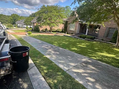 Lawn care service in Collegedale, 37363
