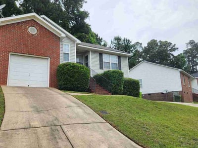 Lawn care service in Columbia, 29210