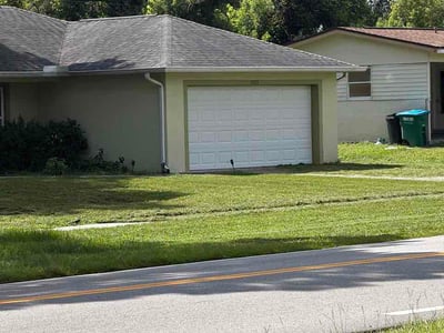 Lawn care service in Deltona, 32725